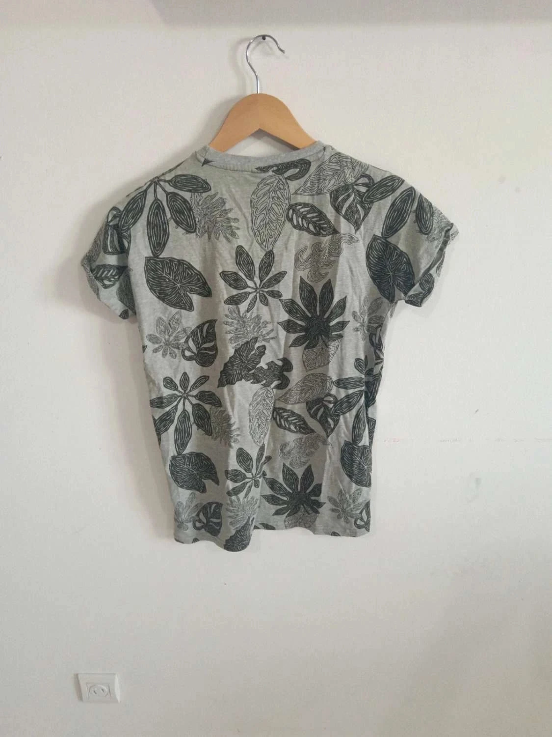 C142 camiseta verde Hema 13 años – photo 3